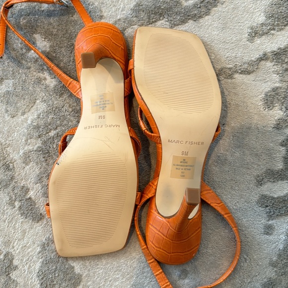 Orange heels - Picture 3 of 3